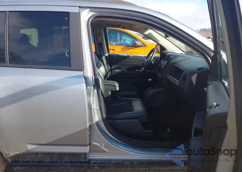 2016 Jeep Compass 75Th Anniversary из США, поврежденный, VIN 1C4NJDBB8GD737183